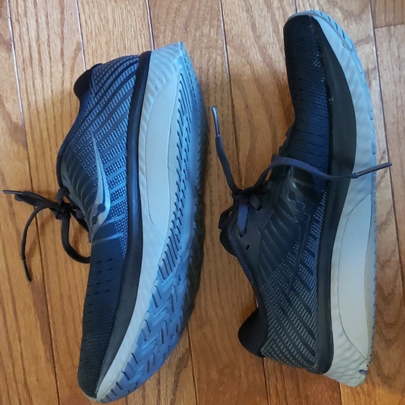 LIKE NEW WOMENS SAUCONY SNEAKERS SIZE 7 WIDE BLACK SNEAKERS - Picture 8 of 8